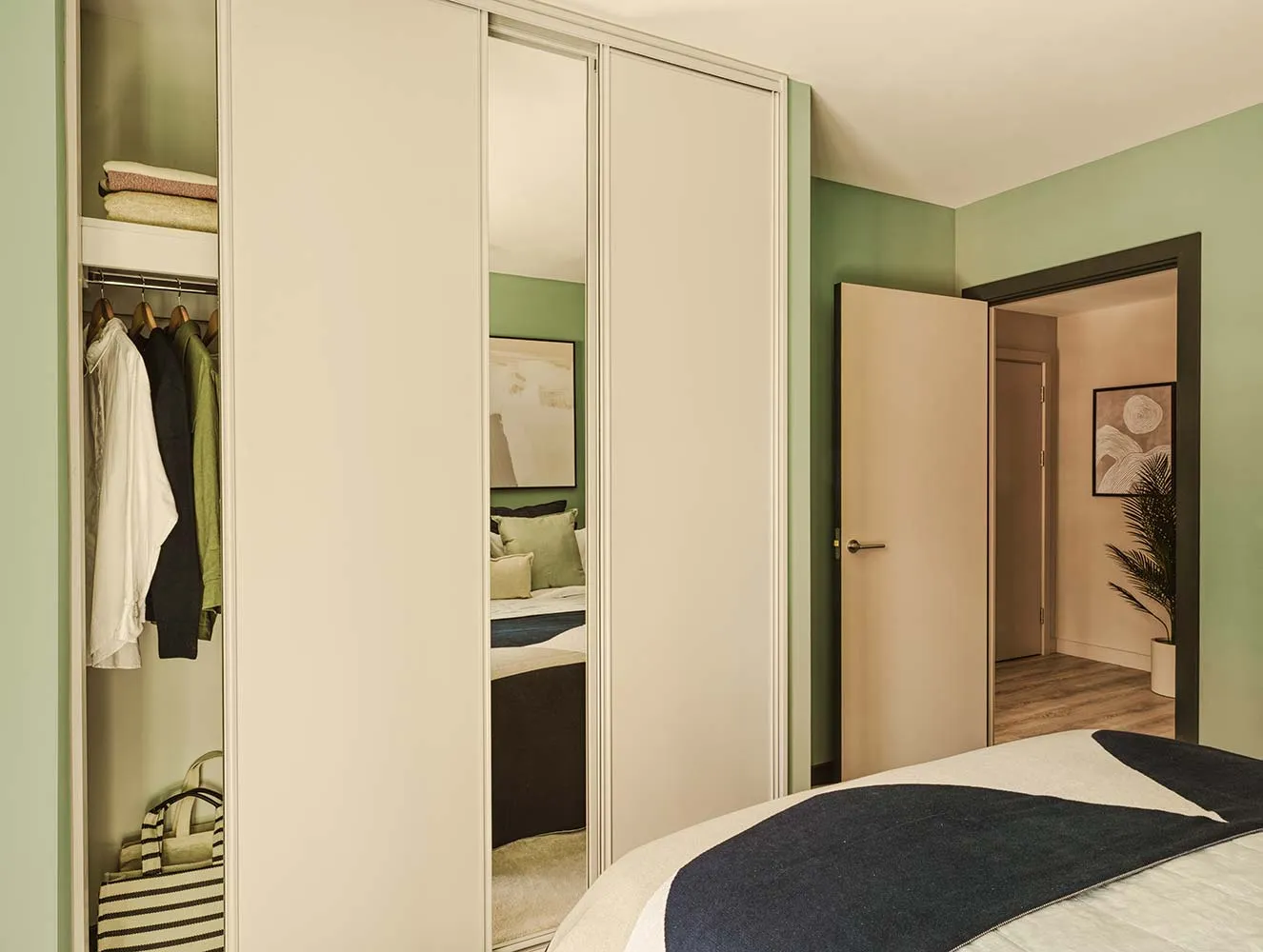 1 Bedroom Apartment - Bedroom and Wardrobes